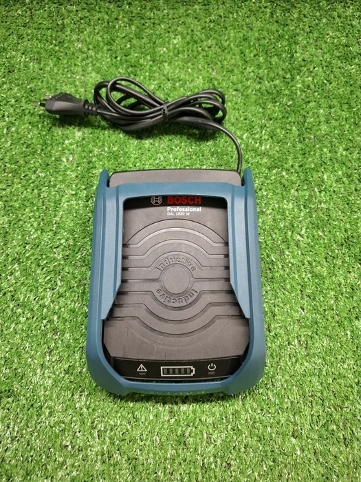 Зарядно устройство на Bosch GAL 1830 W, ЧИСТО НОВО
