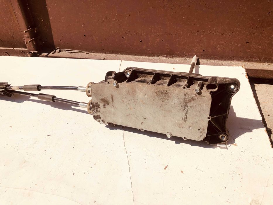 Скоростен лост Nissan note 1.4i 88hp 2007г