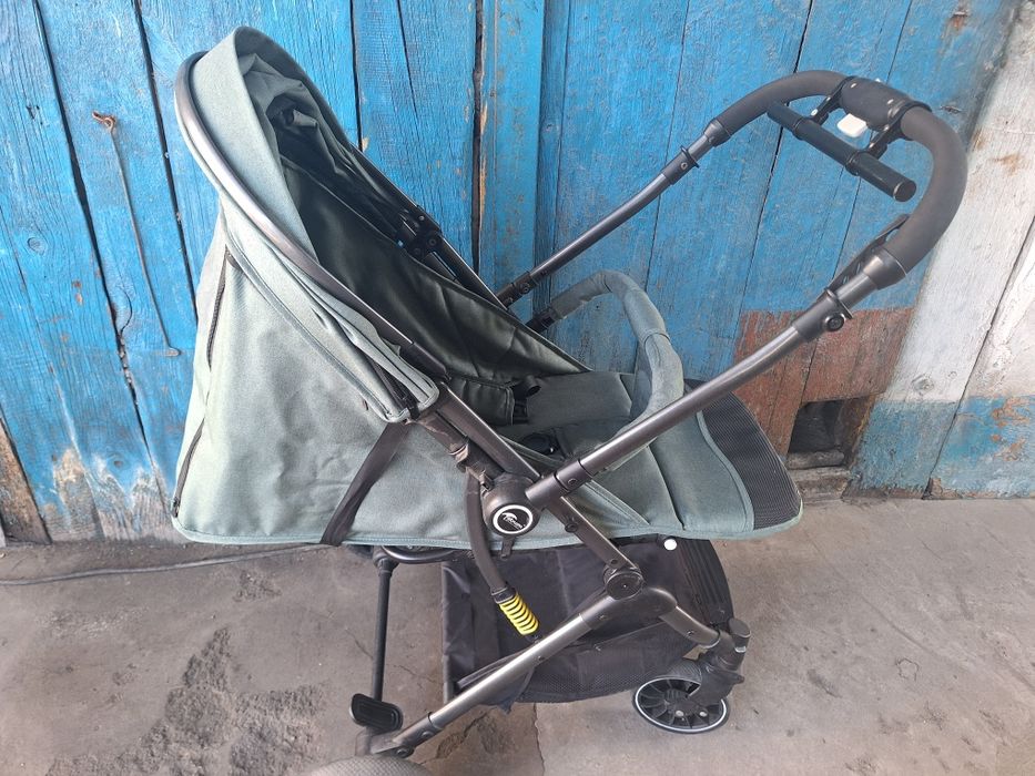 Продам коляску прогулочную