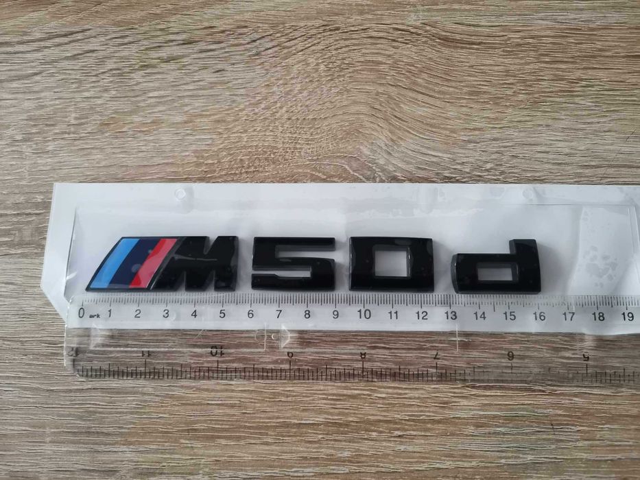 черна емблема BMW M50d малък размер