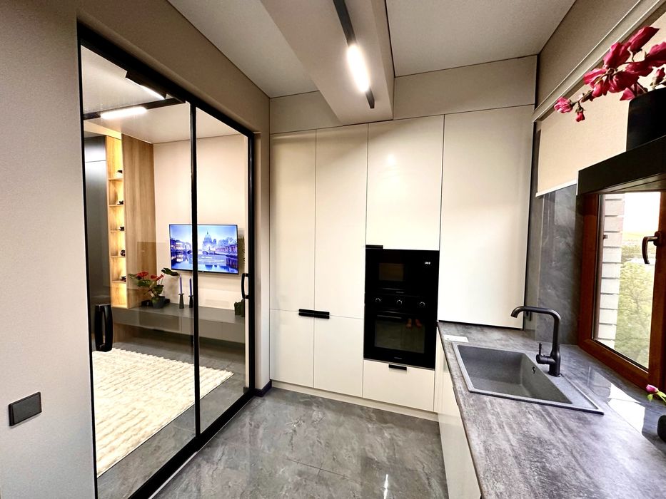 Продается 3 комнатная квартира с дизайнерским ремонтом в новостройке