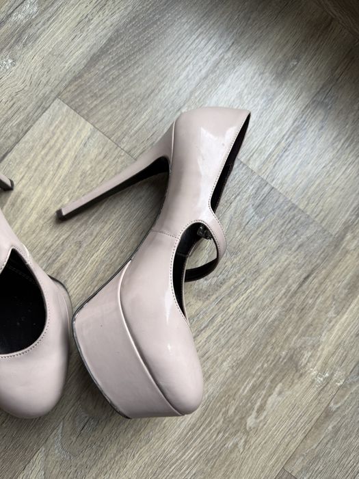 Vand pantofi de dama