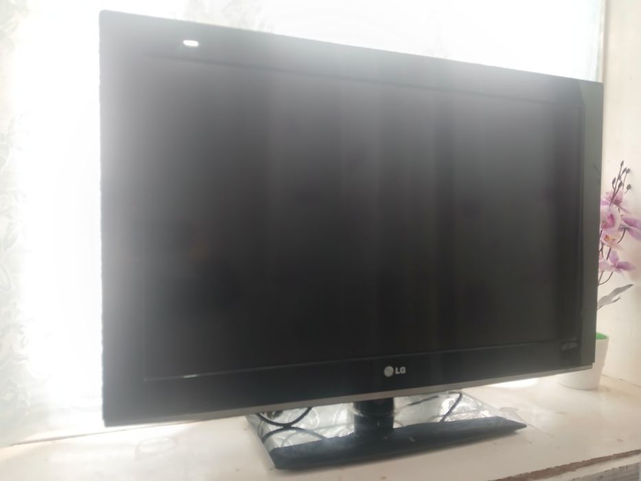 Телевизор LG плоский