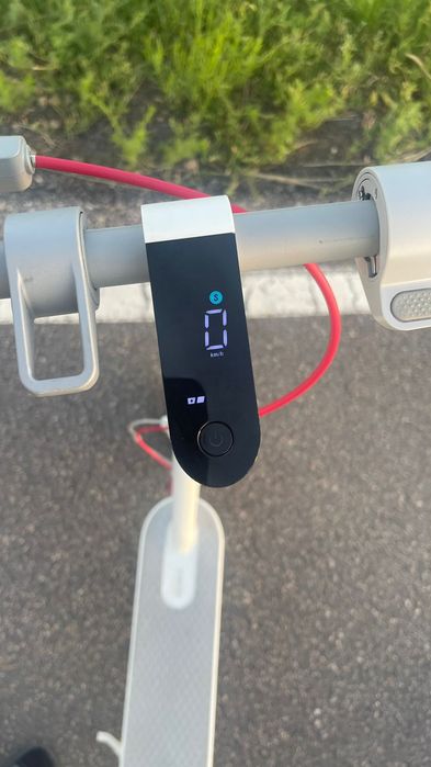 Срочно! Электросамокат Xiaomi scooter 3