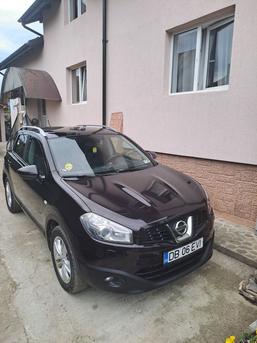 Nisan qashqai ..