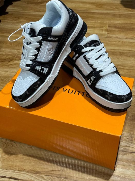 Продаю кроссовки Louis Vuitton