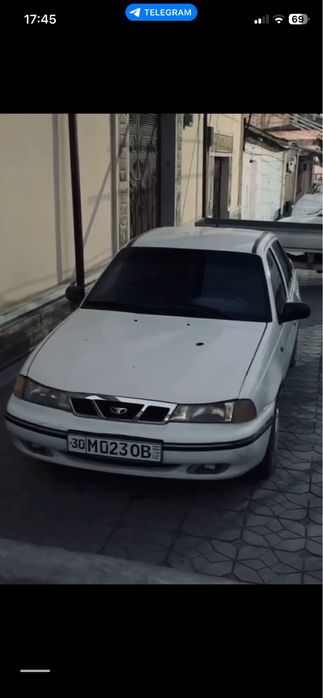 NEXIA 1 sotiladi xolati yaxshi kraskasi bitta yarimta joida bor