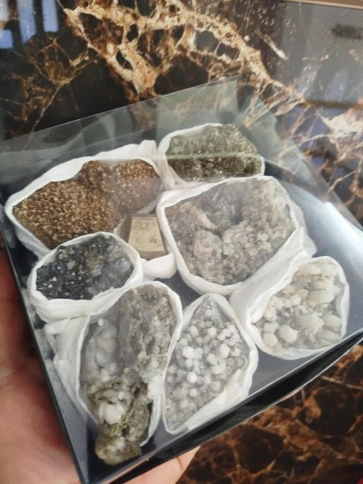 Различни видове минерали