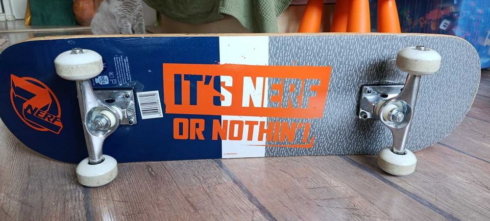 Дървен скейтборд NERF в отлично състояние