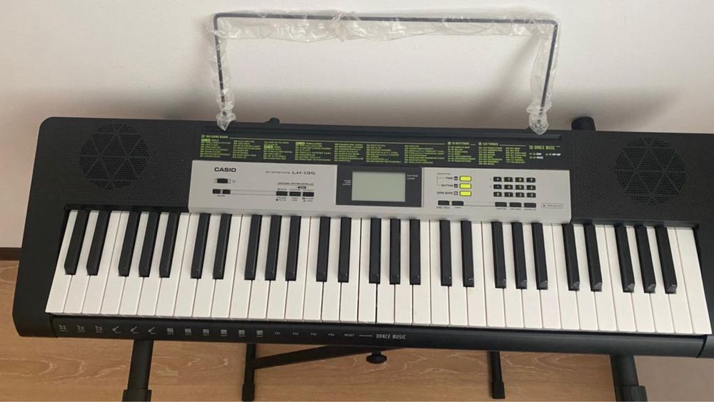 Синтезатор Casio