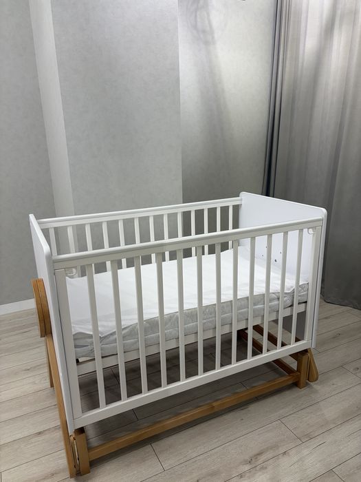 Продам детскую кроватку