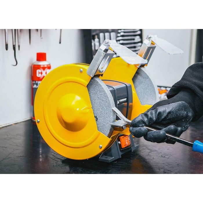 Polizor de banc cu 2 pietre, 1850 W, diametru disc 200 mm, 2950 rpm,