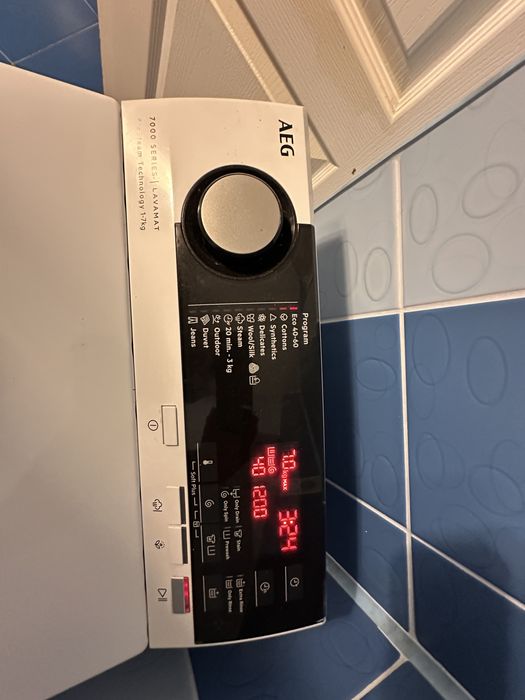 Mașină de spălat rufe AEG Lavamat 7000 series, steam tehnology