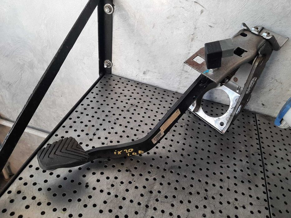 pedala frana 1.4 crdi d4fc hyundai  ix20