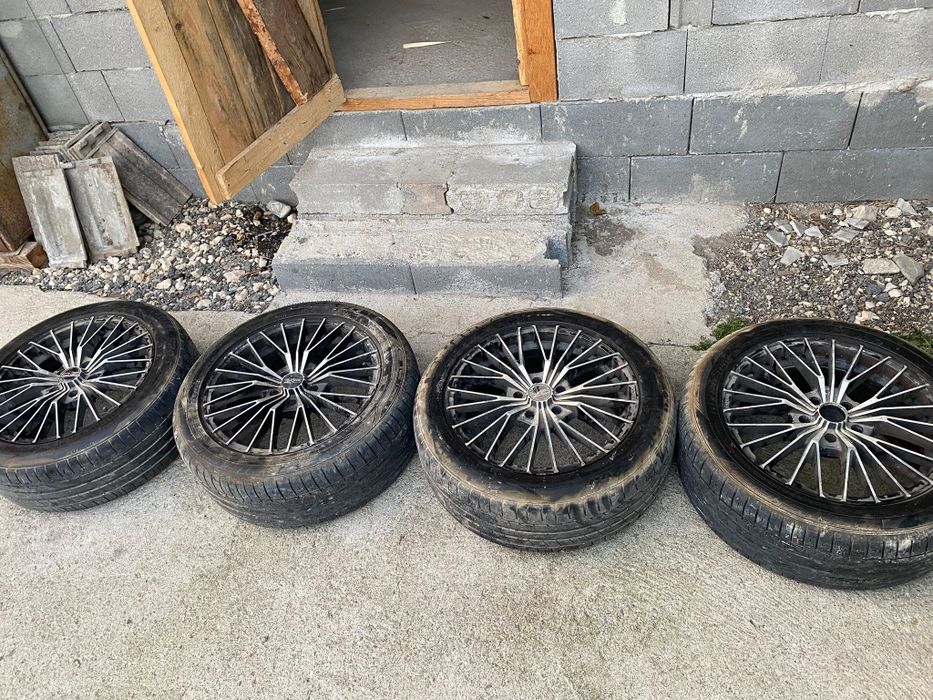 Vând jante R17 225 cauciucuri de vara