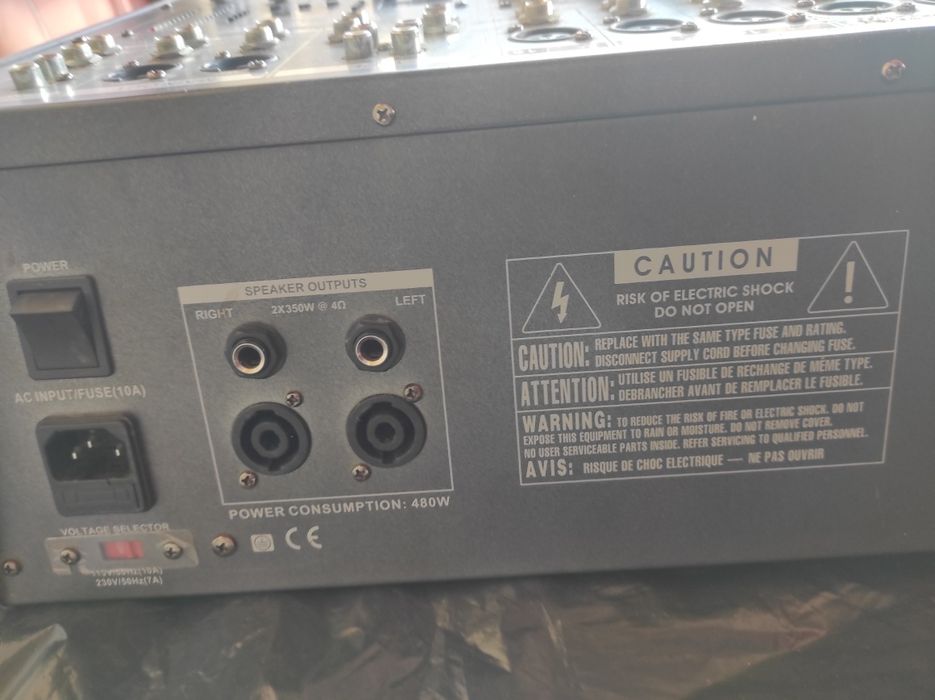 Vând mixer activ  meckse  2×350 wați