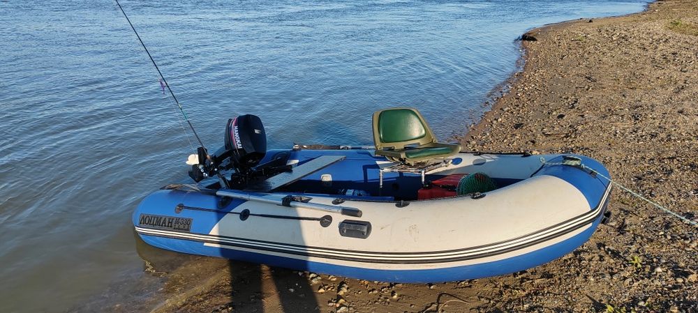 Продам лодку с мотором