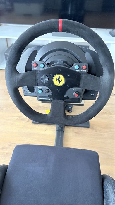 Седалка Playseat Alcantara + Trustmaster T300 Ferrari integral racing whell alcantara edition