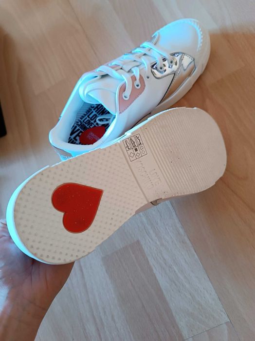 Дамски кецове/сникърси Moschino, 40 номер, оригинални