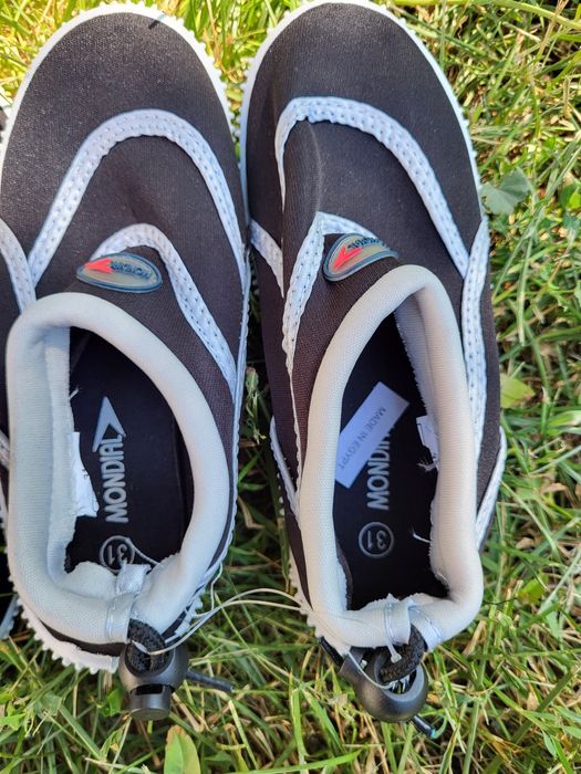 Аквашузы новые  31р