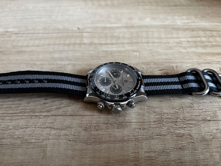 Часы кварцевые, хронограф