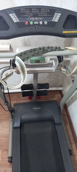Продам беговую дорожку