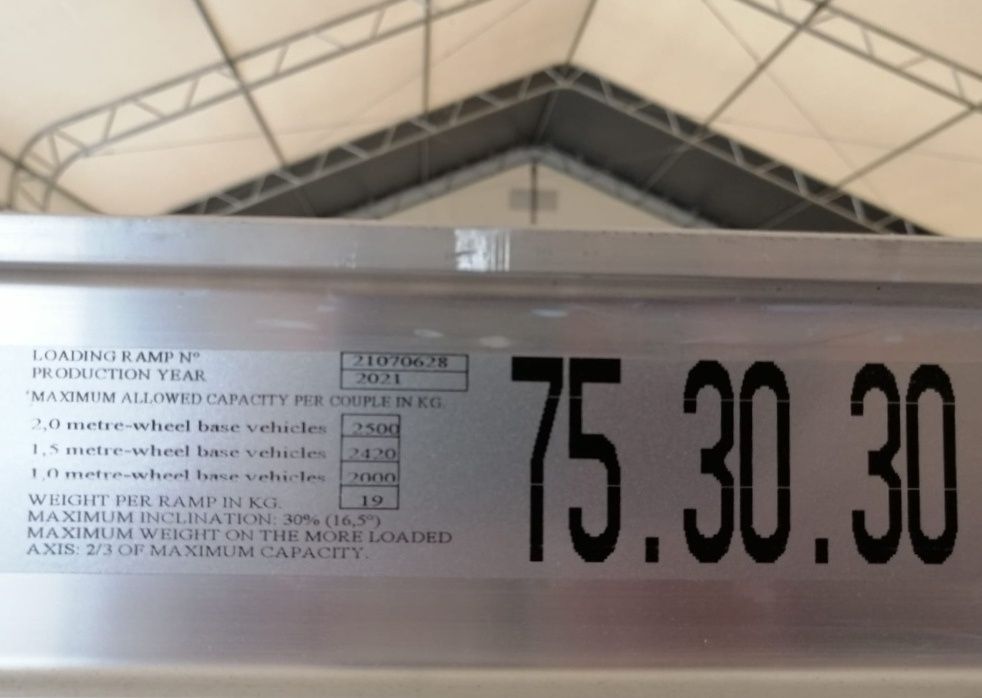 Rampa din aluminiu 3 metri lungime / 2500 kg