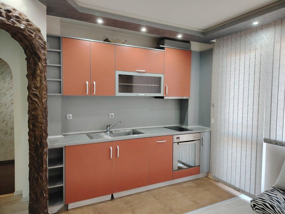 Дава се под наем Тристаен апартамент в Пловдив, Кючук Париж - 68 кв.м за 350 € - Снимка #2