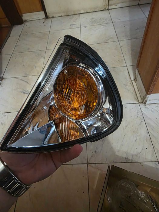 Ляв мигач за тойота авенсис т22