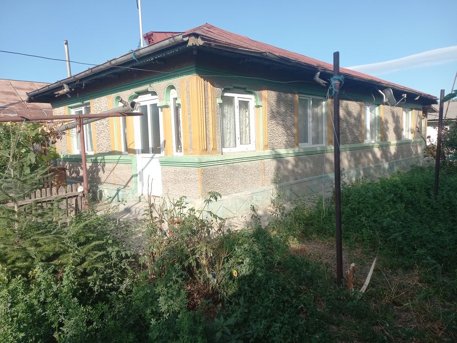 Vând casă bătrânesca Vădeni Județul  Brăila