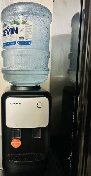 Диспенсер за вода!