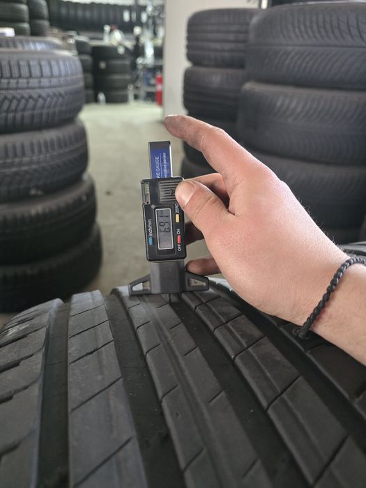 4 Броя 235/60/18 Michelin 2x7,2mm 2x6,9mm