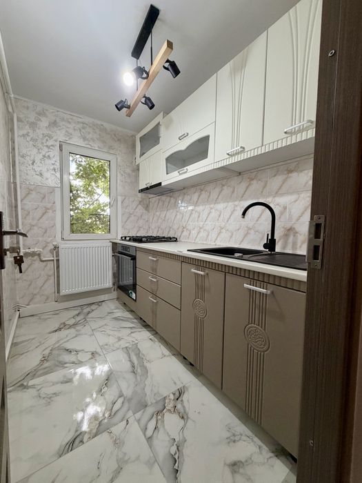 Inchiriez apartament!