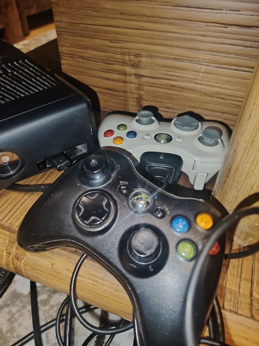 X-Box 360 два джоистика и пистолет