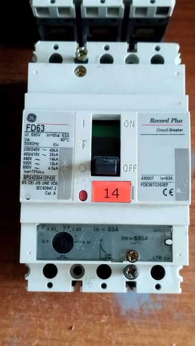 Автоматични Трифазни прекъсвачи GE Record Plus FD63 - 63A (General Electric)
