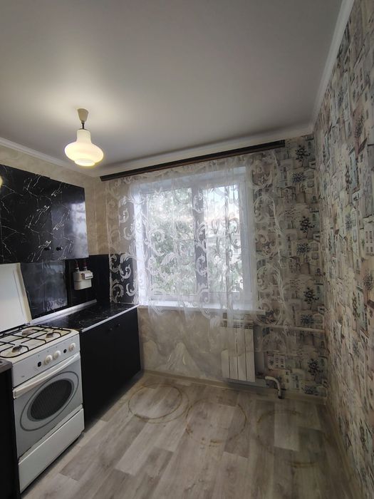 Продам 3 комн квартиру 20 микрорайон