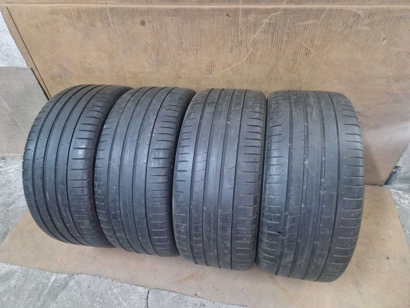 2 Pirelli R19 255/35
летни гуми Runflat 
DOT0820