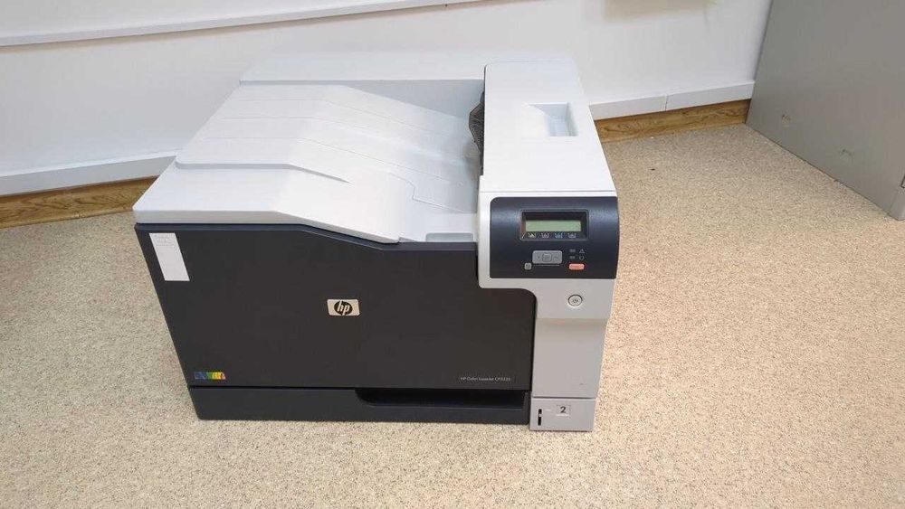 Лазерный принтер HP Color LaserJet CP5225