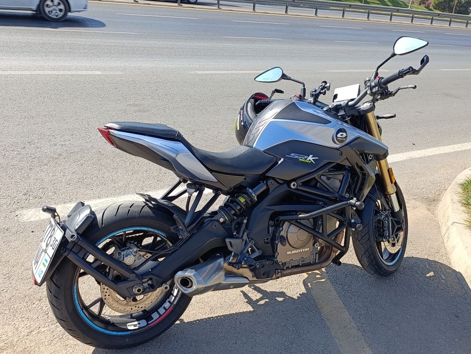 Мотоцикл Qjmotor srk 600 street
