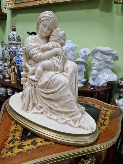 Прекрасна голяма антикварна керамична фигура статуетка