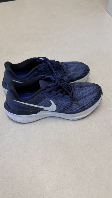Продам кроссовки Nike оригинал размер 41