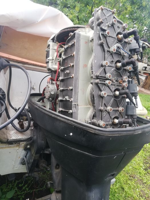 Продавам  двигатели за лодка два бр.