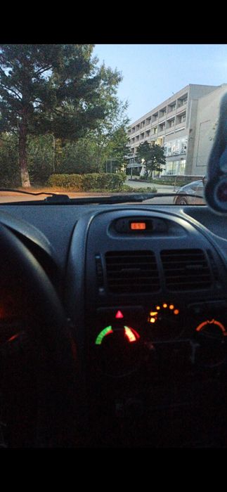 Mitsubishi carisma 1.8 mpi продаю до мая.