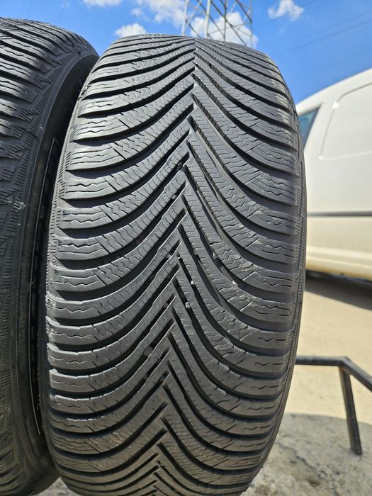 Vând anvelope iarna 225/55/17 225/55r17 MICHELIN