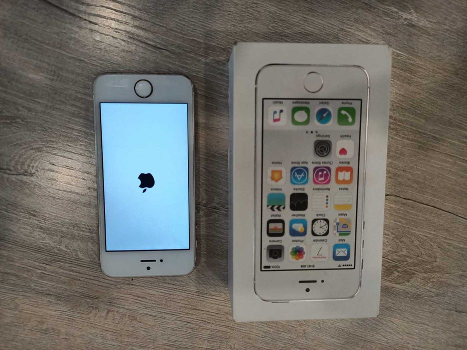 iPhone 5S Gold. Память 16 Gb.