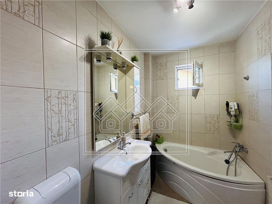 Apartament 3 camere, balcon, loc de parcare - Turnisor