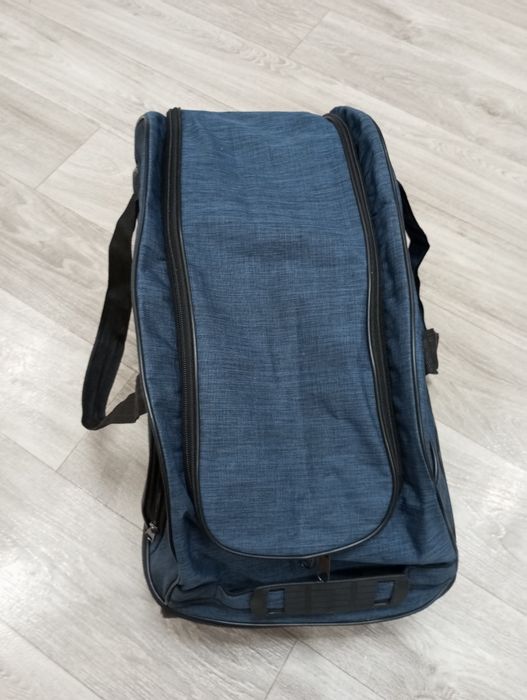 Сумка дорожная унисекс.