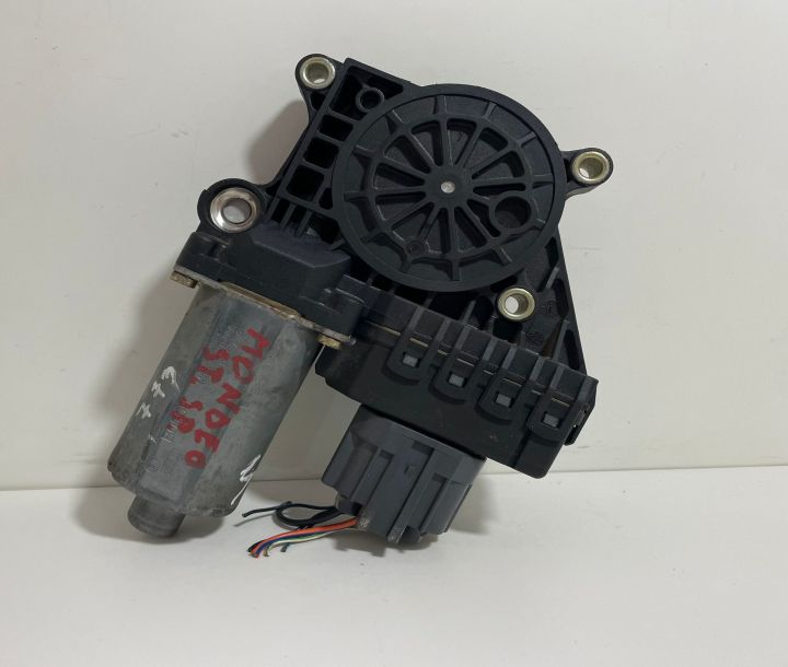 Motoras macara  Bosch geam stanga spate 0130821773 Ford Mondeo MK3