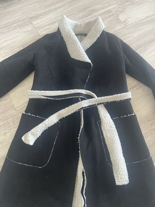 продаю куртки в отличном состоянии