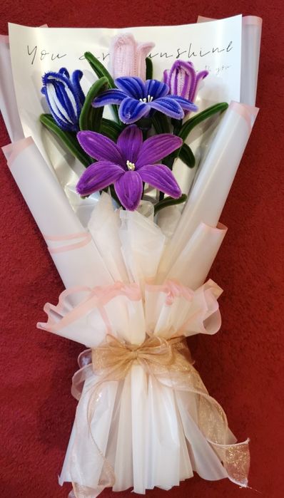 Flori din sarma plusata